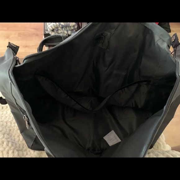 Puma Tote/Duffel Bag - Picture 3 of 4
